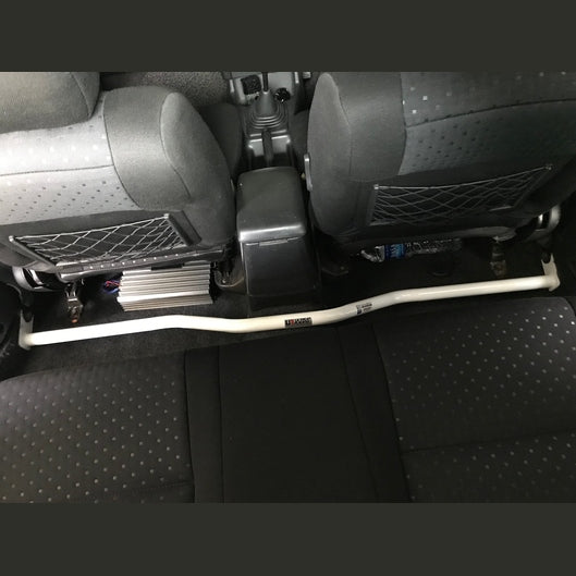  Bar de chambre Ultra Racing à 2 points NISSAN BLUEBIRD (U13) 2.0 2WD 1991-1997