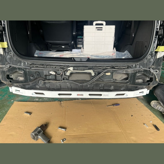  Barre anti-collision arrière Ultra Racing UR-CR2-4507 pour TOYOTA ESTIMA TOYOTA ESTIMA 3RD GEN (XR50) 2.4 2WD 2006-2019