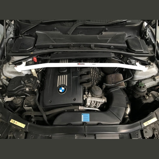  Barre anti-rapprochement Ultra Racing 2 points BMW E82 (135i) 3.0TT 2WD COUPE 2007-2013