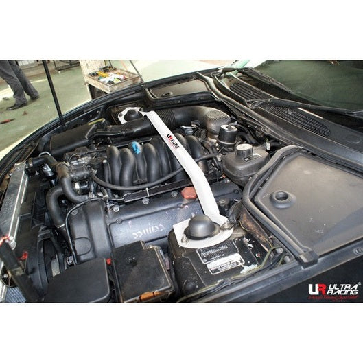  Barre anti-rapprochement Ultra Racing à 2 points JAGUAR XK8 (X100) 4.0 2WD 1997-2003
