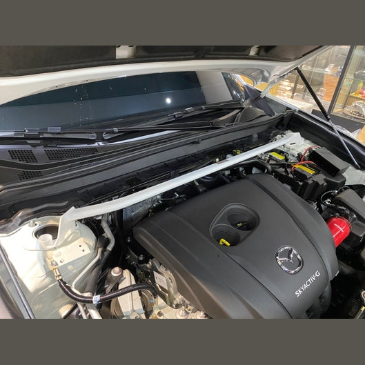  Barre anti-rapprochement Ultra Racing à 2 points MAZDA CX-30 (DM) 2.0 2WD 2019+