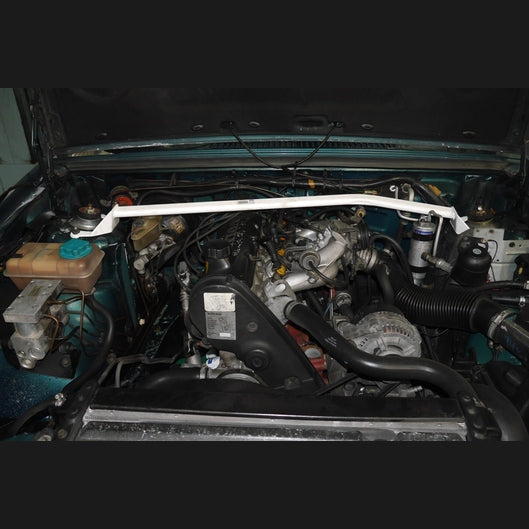  Barre anti-rapprochement Ultra Racing à 2 points VOLVO 940 900 SERIES 2.3 2WD SEDAN 1990-1998