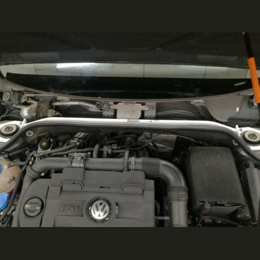  Barre anti-rapprochement Ultra Racing 2P VOLKSWAGEN JETTA 5TH GEN A5 (TYP 1K) 1.4 TSI 2WD FRONT STEEL SUBFRAME 2006-2010