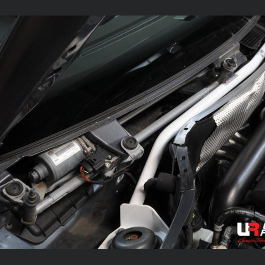  Barre anti-rapprochement Ultra Racing AUDI Q3 (TYP 8U) 1.4 TFSI 2WD 2011-2018