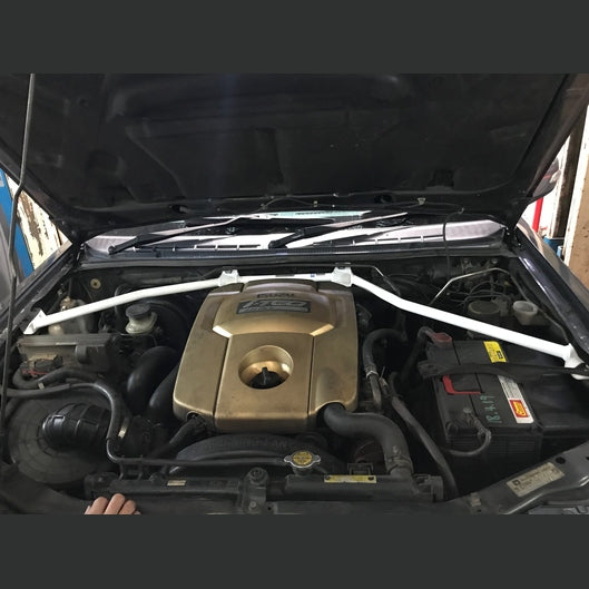  Barre anti-rapprochement Ultra Racing ISUZU D-MAX 1ST GEN (RA) 3.0D 2WD FACELIFT MT 2008-2012