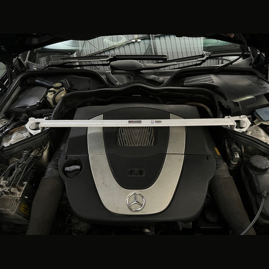  Barre anti-rapprochement Ultra Racing MERCEDES-BENZ W219 CLS 350 3.5 2WD 2004-2010