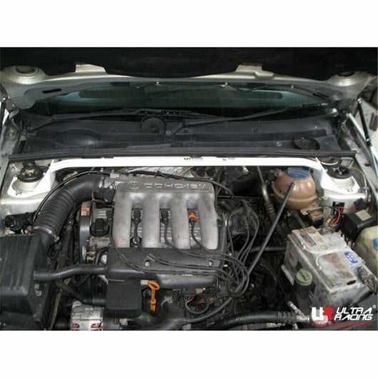  Barre anti-rapprochement Ultra Racing (Perçage requis) VOLKSWAGEN GOLF GTI 2ND GEN MK2/A2 (TYP 19E) 1.8 2WD 1983-1992