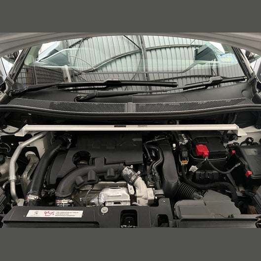  Barre anti-rapprochement Ultra Racing UR-TW2-4537 pour Peugeot 3008