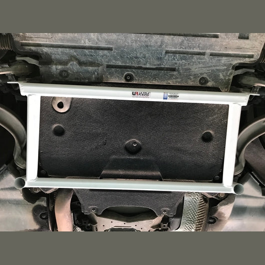  Barre anti-rapprochement avant en H à 4 points Ultra Racing AUDI Q5 (TYP 8R) 2.0 TFSI 4WD 2009-2017