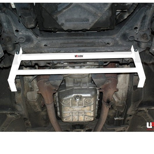  Barre anti-rapprochement avant en H à 4 points Ultra Racing JAGUAR XJ8 (X308) 4.0 2WD 1998-2003