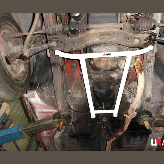  Barre anti-rapprochement avant inférieure à 4 points Ultra Racing FORD ESCORT 1.6 2WD MT 1974-1980