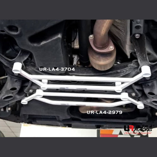  Barre anti-rapprochement avant inférieure à 4 points Ultra Racing LEXUS NX 200T (AZ10) 2.0T 4WD 2014-2021