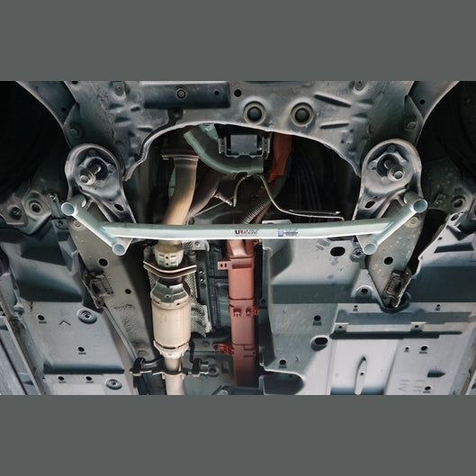  Barre anti-rapprochement avant inférieure à 4 points Ultra Racing LEXUS RX 350 3RD GEN (AL10) 3.5 V6 4WD 2008-2012