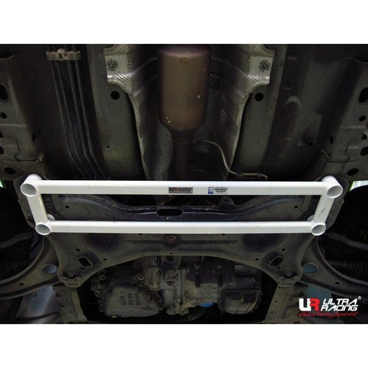  Barre anti-rapprochement avant inférieure à 4 points Ultra Racing NISSAN SYLPHY 2ND GEN (G11) 2.0 2WD 2006-2019