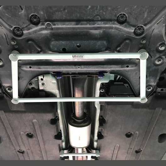  Barre anti-rapprochement avant inférieure à 4 points Ultra Racing VOLVO XC40 2.0T 4WD 2018+