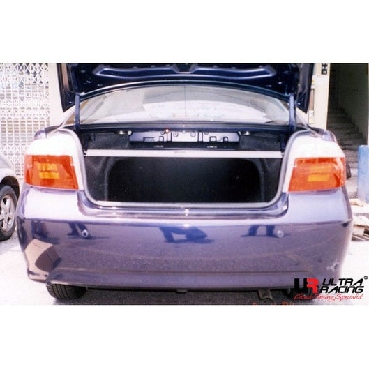 Barre anti-rapprochement supérieure arrière 2 points Ultra Racing TOYOTA VIOS 1ST GEN (XP40) 1.5 2WD 2002-2007