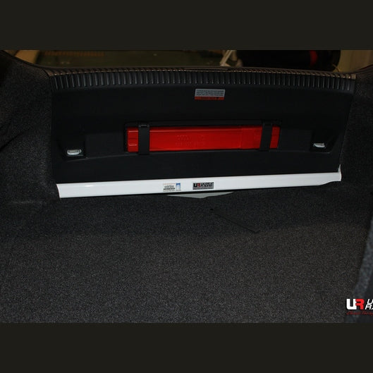  Barre anti-rapprochement supérieure arrière 2 points Ultra Racing VOLKSWAGEN SCIROCCO 3RD GEN 1.4 TSI 2WD 2008-2017