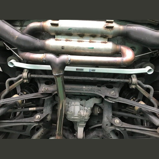  Barre de liaison inférieure arrière à 2 points Ultra Racing AUDI Q7 (TYP 4L) 3.0 TDI 4WD 6 SPEED 2006-2015