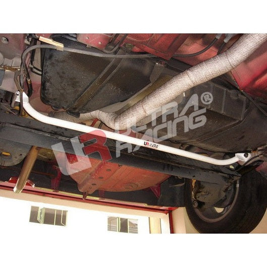  Barre de liaison inférieure arrière à 2 points Ultra Racing SUZUKI SWIFT (RS/ZA11S) 1.5 2WD 2004-2010