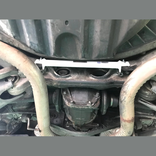  Barre de liaison inférieure arrière Ultra Racing MERCEDES-BENZ W211 E55 AMG 5.4 V8 2WD 2003-2006