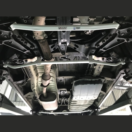  Barre de liaison inférieure avant à 2 points Ultra Racing NISSAN SERENA 2ND GEN (C24) 2.0 2WD 1999-2012