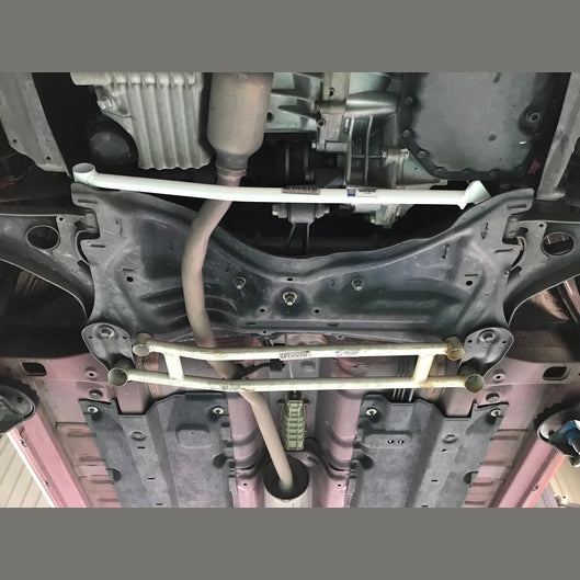  Barre de liaison inférieure avant à 2 points Ultra Racing PERODUA BEZZA (B300) 1.3 2WD 2017+