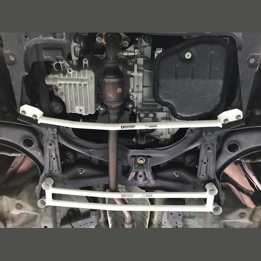  Barre de liaison inférieure avant à 2 points Ultra Racing TOYOTA SIENTA 2ND GEN (XP170) 1.5 2WD 2015+
