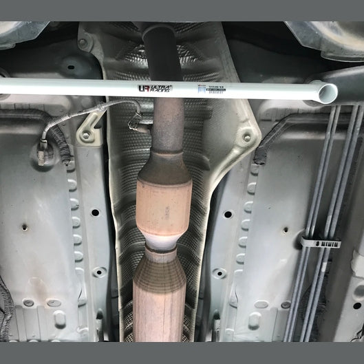  Barre de liaison inférieure avant à 2 points Ultra Racing TOYOTA WISH 1ST GEN (AE10) 1.8 2WD 2003-2009