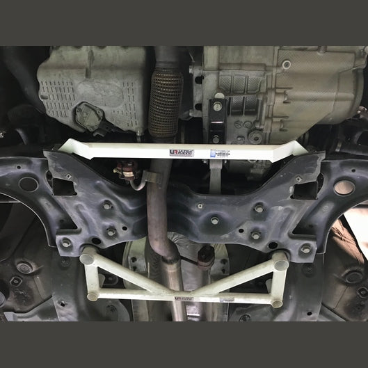  Barre de liaison inférieure avant Ultra Racing AUDI A1 (8X) 1.4 TFSI 2WD 2010-2018