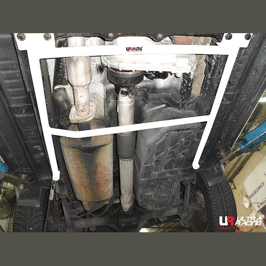  Barre de renfort inférieure arrière 4 points Ultra Racing DODGE NITRO 2.8 4WD 2006-2011