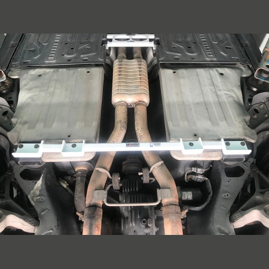 Barre de renfort inférieure arrière 4 points Ultra Racing JAGUAR XJ L (X351) 5.0 SUPERCHARGED 2WD 2010-2019