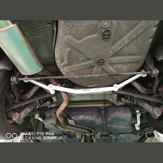  Barre de renfort inférieure arrière 4 points Ultra Racing PEUGEOT 407 2.0 2WD 2003-2010