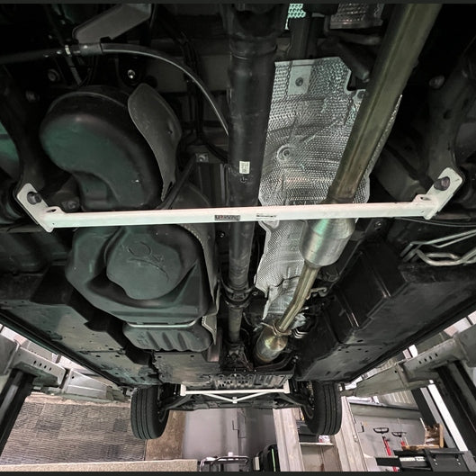  Barre de renfort inférieure arrière Ultra Racing UR-RL2-4534 TOYOTA GRANACE TOYOTA GRANACE 6TH GEN (H300) 2.8D 2WD 2019+