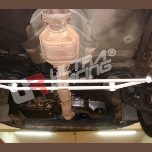  Barre de renfort inférieure avant Ultra Racing 4P TOYOTA CAMRY (XV10) 2.2 2WD 1992-1996