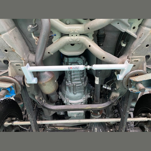  Barre de renfort inférieure avant Ultra Racing UR-LA2-4392A SUZUKI JIMNY SIERRA SUZUKI JIMNY SIERRA (JB74W) 1.5 4WD 2018+