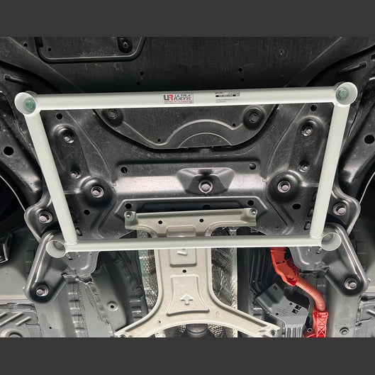  Barre de renfort inférieure avant Ultra Racing UR-LA4-4563 TOYOTA SIENTA TOYOTA SIENTA 3RD GEN (XP210) 1.5 2WD HYBRID 2022+