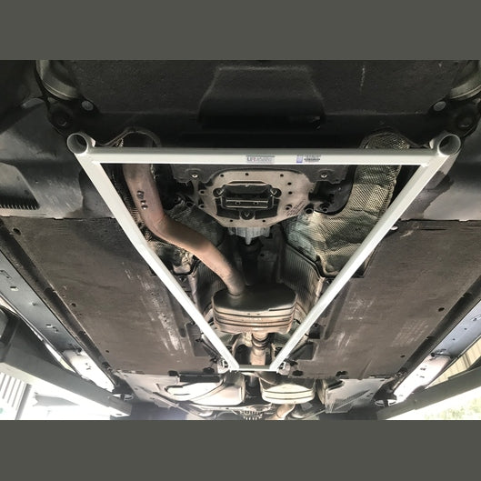  Barre de suspension inférieure moyenne à 4 points Ultra Racing AUDI A4 B8 (TYP 8K) 2.0 TFSI 2WD 2008-2016