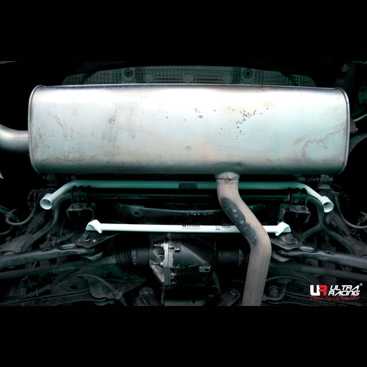  Barre inférieure arrière 2 points Ultra Racing LAND ROVER FREELANDER 2 (L359) 2.2D 2WD 2006-2014