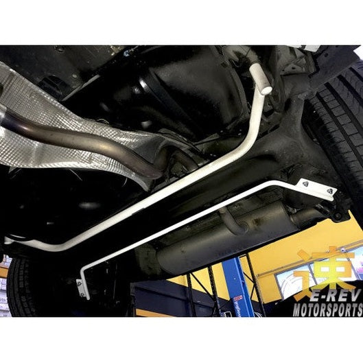  Barre inférieure arrière 2 points Ultra Racing NISSAN QASHQAI 2ND GEN (J11) 1.6 2WD 2013+