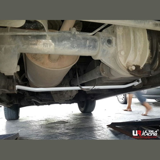  Barre inférieure arrière 2 points Ultra Racing SUZUKI APV (DN) 1.6 2WD 2004+