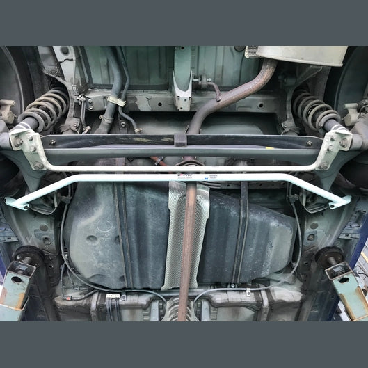  Barre inférieure arrière 2 points Ultra Racing TOYOTA WISH 1ST GEN (AE10) 1.8 2WD 2003-2009