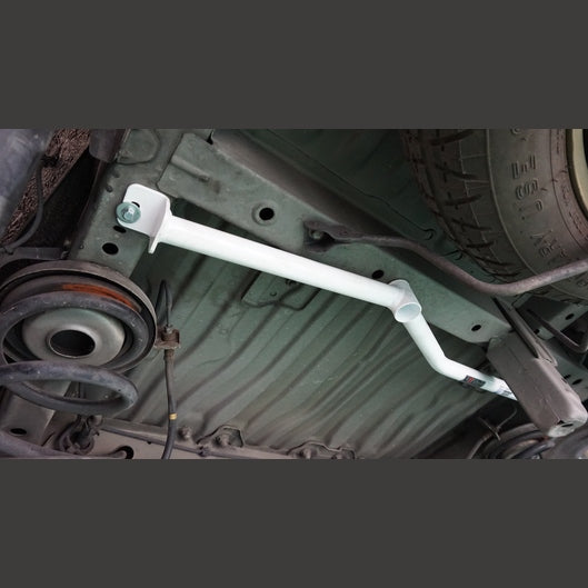  Barre inférieure arrière 3 points Ultra Racing TOYOTA ALPHARD 1ST GEN (AH10) 2.4 2WD 2002-2008