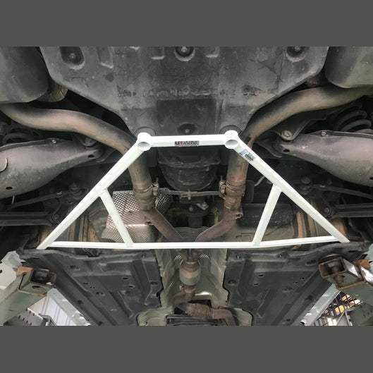  Barre inférieure arrière 4 points Ultra Racing MERCEDES-BENZ R171 SLK200 2.0K 2WD 2004-2011