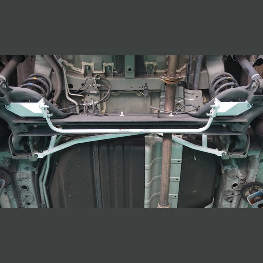  Barre inférieure arrière 4 points Ultra Racing NISSAN SERENA 4TH GEN (C26) 2.0 2WD 2010-2018