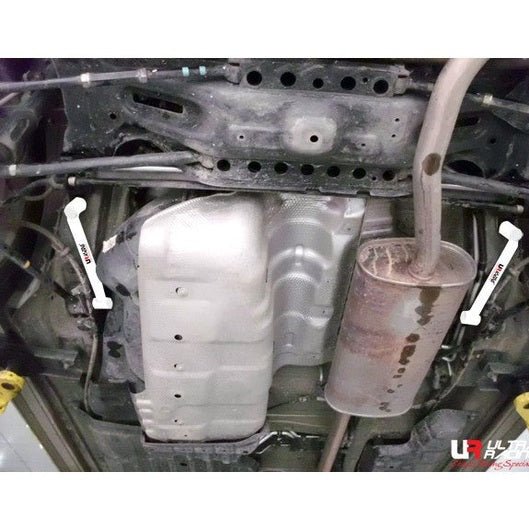  Barre inférieure arrière 4 points Ultra Racing TOYOTA HIGHLANDER 2ND GEN (XU40) 2.7 2WD 2008-2013