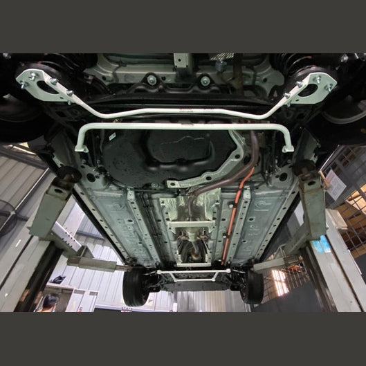  Barre inférieure arrière Ultra Racing UR-RL2-4246 TOYOTA COROLLA CROSS (XG10) 1.8 2WD 2020+