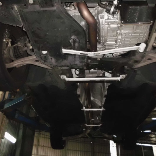 Barre inférieure avant Ultra Racing 2P INFINITI Q30 SPORT (H15) 2.0T 4WD 2016-2019