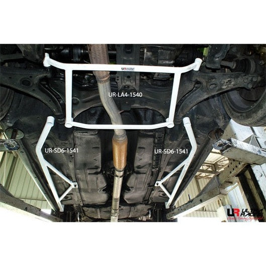  Barres latérales Ultra Racing 2x 3 points TOYOTA CORONA 9TH GEN (T170) 2.0 2WD MT 1987-1992