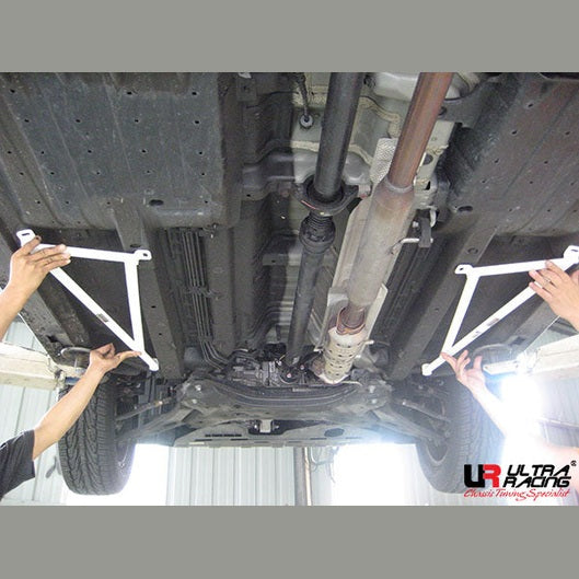  Barres latérales Ultra Racing 2x 3Point F HYUNDAI TUCSON IX35 2ND GEN (LM) 2.0 2WD 2010-2015