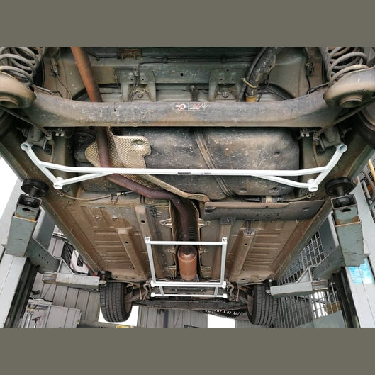  Renfort de traverse arrière inférieur Ultra Racing à 4 points PEUGEOT 408 1ST GEN (T7) 1.6T 2WD 2010+